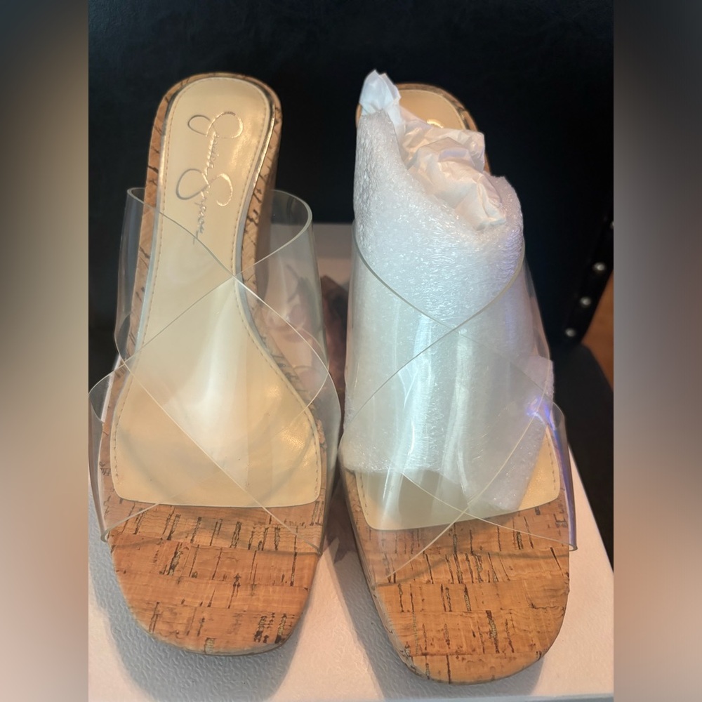 NWT Jessica Simpson Size 91/2M Clear wedges